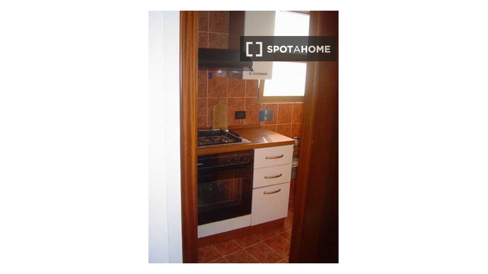 Immagine 6 di Appartamento in affitto  in Via Oletta a Roma