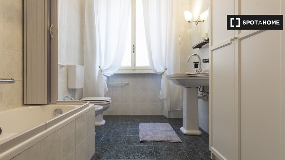 Immagine 18 di Camera condivisa in affitto  in Via Stefano Maria Clemente a Torino