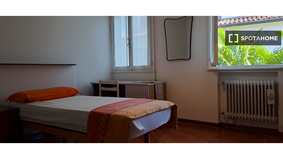 Immagine 11 di Camera condivisa in affitto  in Via Zara a Padova