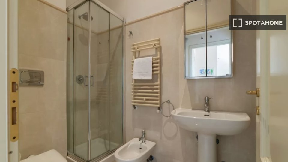 Immagine 2 di Appartamento in affitto  in Piazza del Porto di Ripetta a Roma