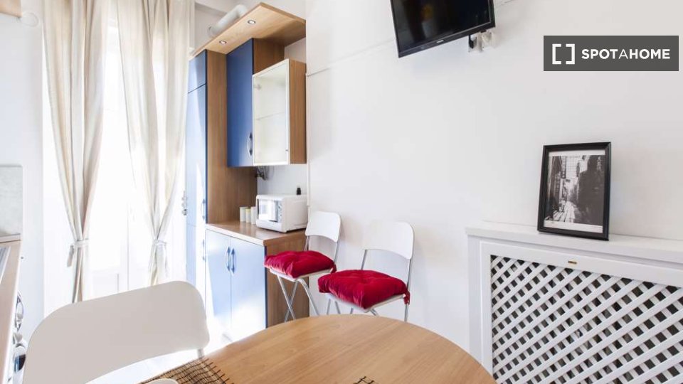 Immagine 9 di Camera condivisa in affitto  in Viale Emilio Caldara a Milano