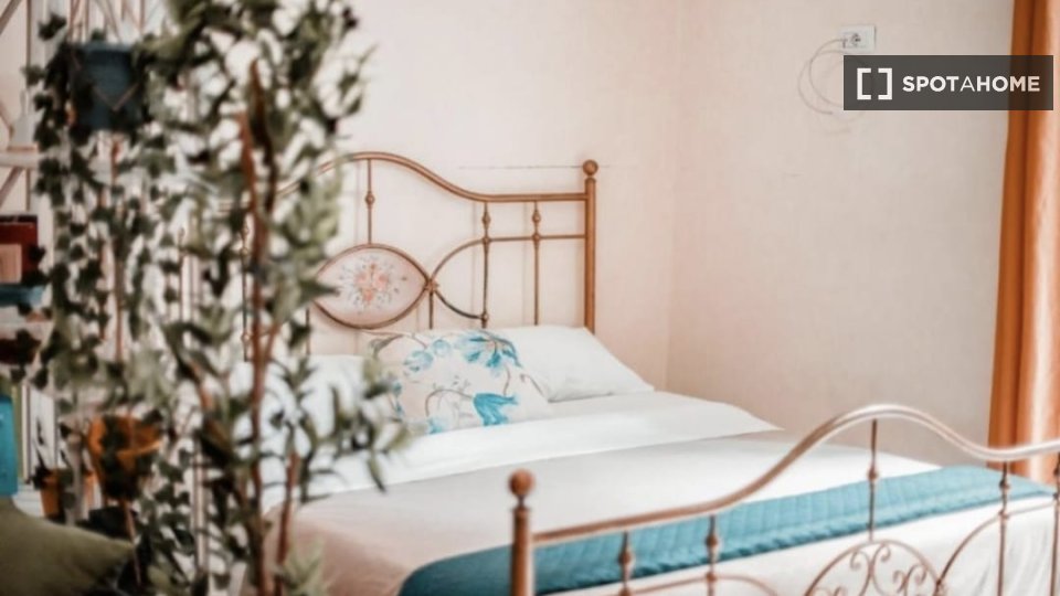 Immagine 19 di Camera condivisa in affitto  in Via Salvator Rosa a Napoli