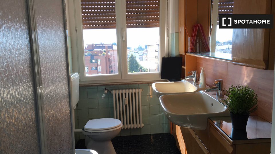 Immagine 10 di Camera condivisa in affitto  in Via Marsala a Trento