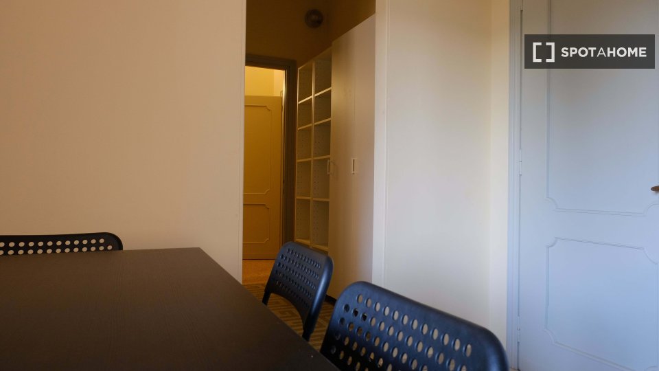 Immagine 9 di Camera condivisa in affitto  in Via Pola n a Cagliari