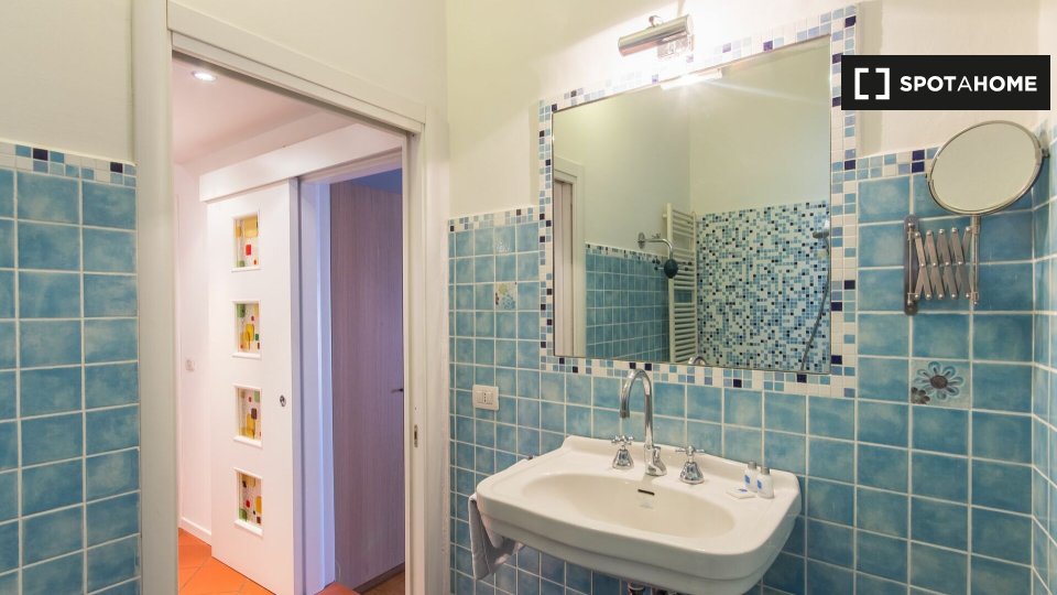 Immagine 17 di Appartamento in affitto  in Via Romana a Firenze