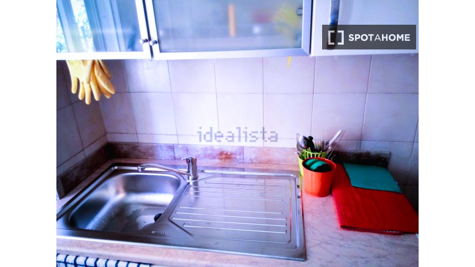 Immagine 10 di Camera condivisa in affitto  in Piazza Giovanni Martinez a Genova