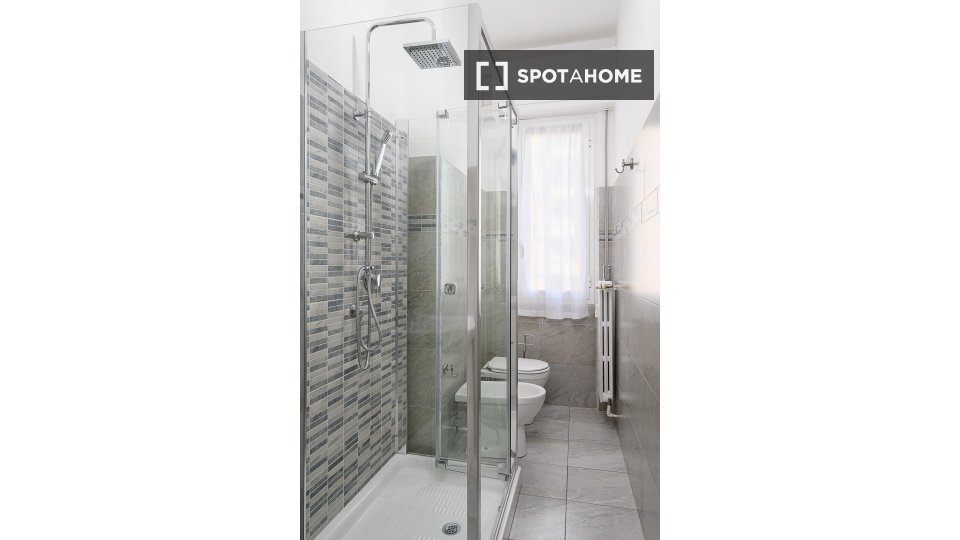 Immagine 12 di Ufficio in affitto  in Via Gressoney a Milano