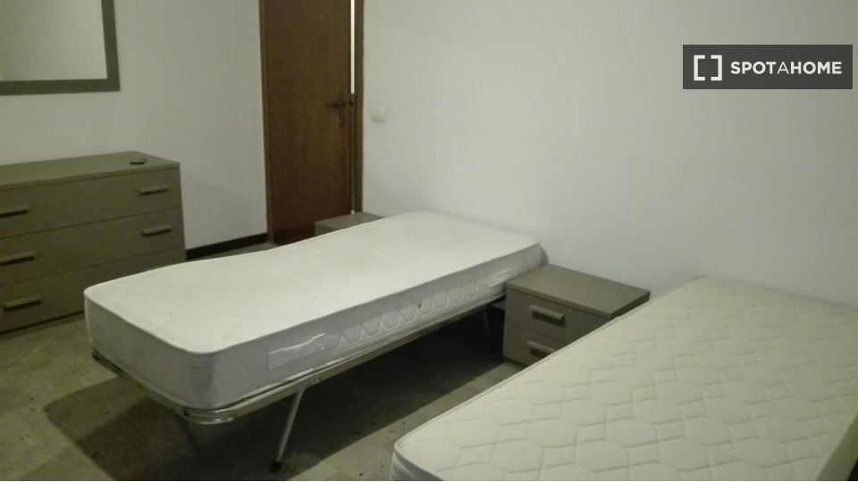 Immagine 17 di Camera condivisa in affitto  in Via Luigi Vestri a Bologna