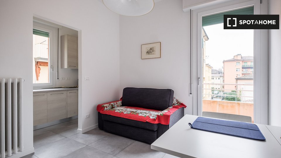 Immagine 1 di Appartamento in affitto  in Via Giovanni Lorenzo Bernini a Bologna