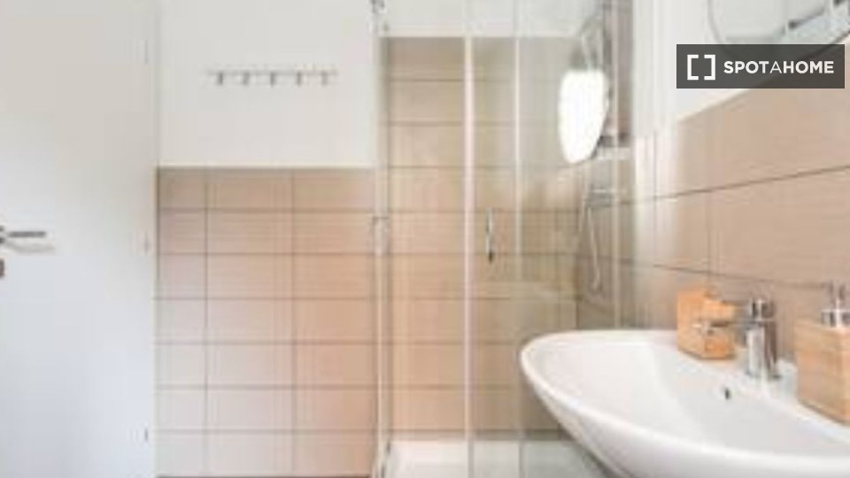 Immagine 8 di Appartamento in affitto  in Via Pinerolo a Roma