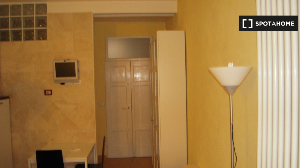 Immagine 3 di Ufficio in affitto  in Via Palestro a Bologna