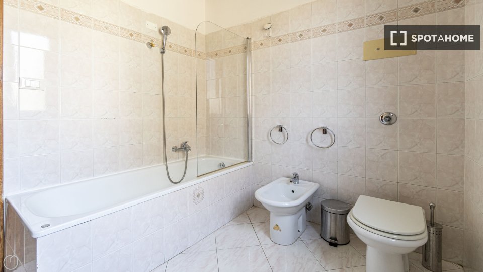 Immagine 14 di Appartamento in affitto  in Via Duccio di Boninsegna a Bologna