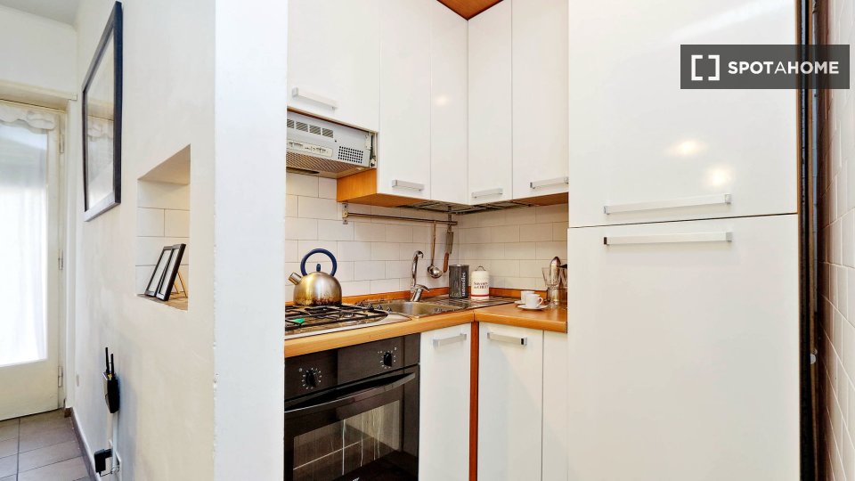 Immagine 6 di Appartamento in affitto  in Via Giorgio Scalia a Roma