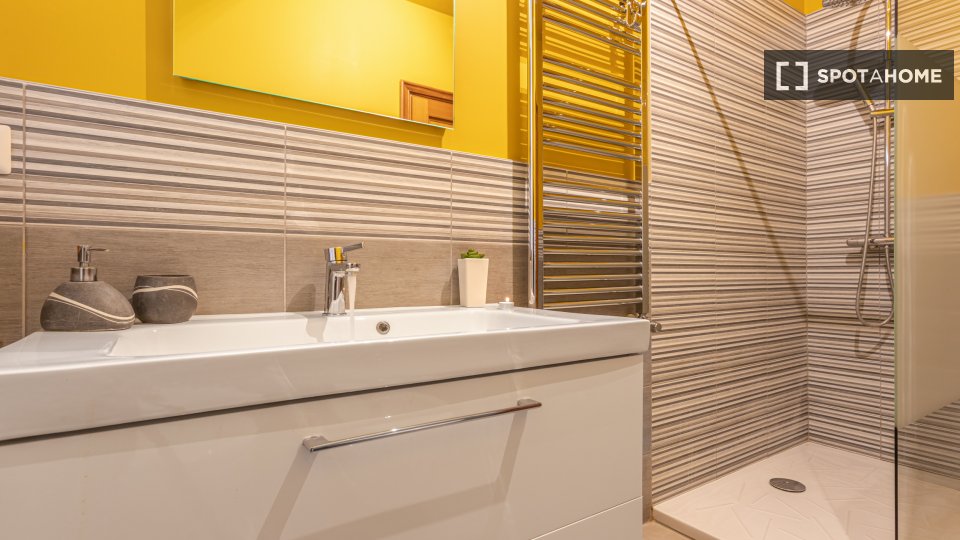 Immagine 11 di Appartamento in affitto  in Via Pietro de Francisci a Roma