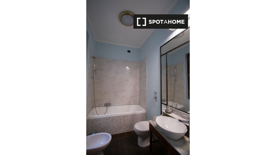 Immagine 4 di Appartamento in affitto  in Via dei Piatti a Milano