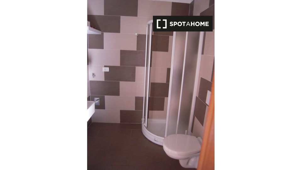 Immagine 5 di Ufficio in affitto  in Via Alessandro Stoppato a Bologna