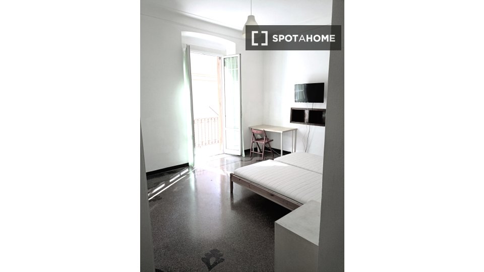 Immagine 5 di Camera condivisa in affitto  in Piazza Giovanni Martinez a Genova