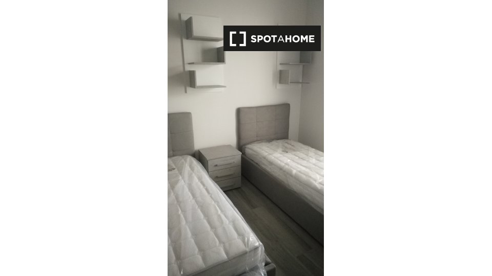 Immagine 4 di Camera condivisa in affitto  in Via Demonte a Milano