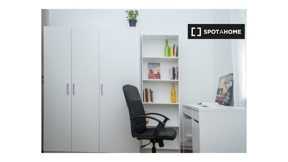 Immagine 15 di Camera condivisa in affitto  in Via Aldo Barbaro a Torino