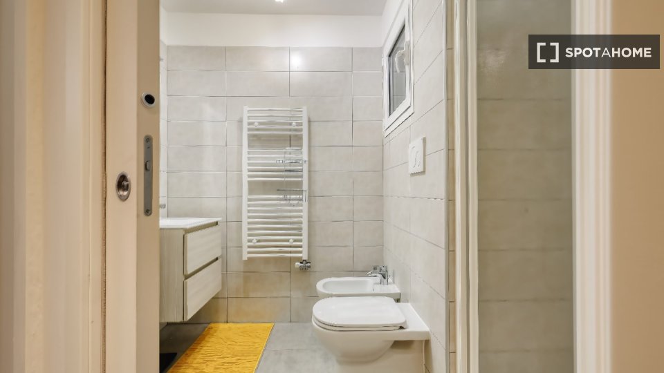 Immagine 4 di Ufficio in affitto  in Via Vigevano a Milano