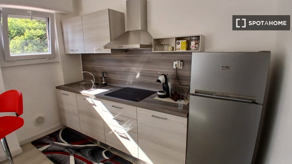 Immagine 12 di Ufficio in affitto  in Via Paul Valery a Milano