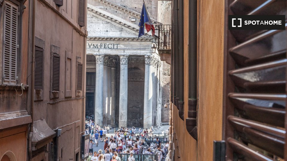 Immagine 17 di Appartamento in affitto  in Piazza Rondanini a Roma