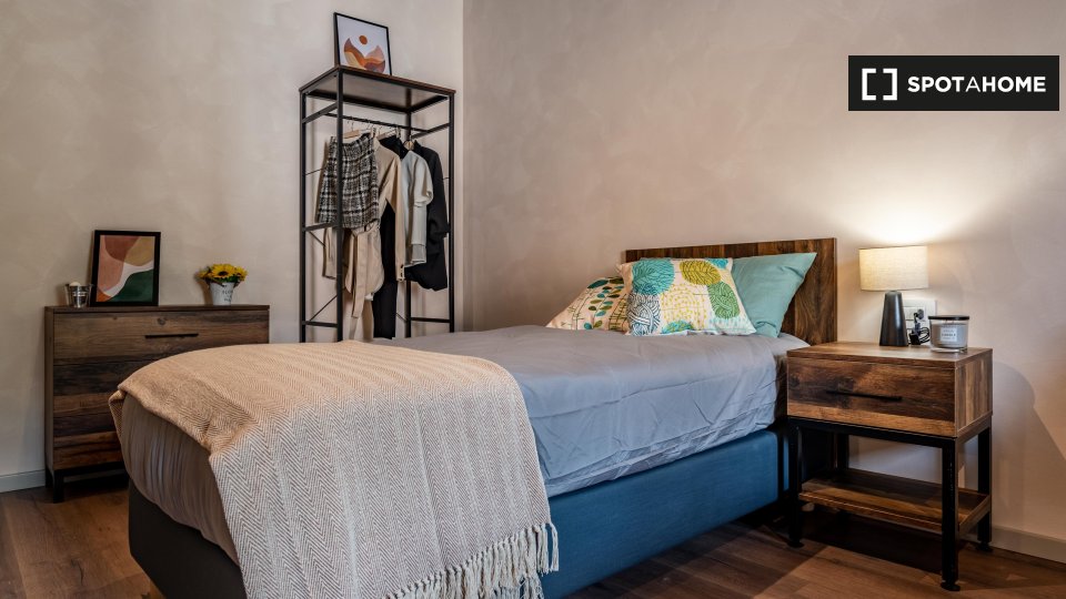 Immagine 3 di Camera condivisa in affitto  in Via Paganini a Rovereto