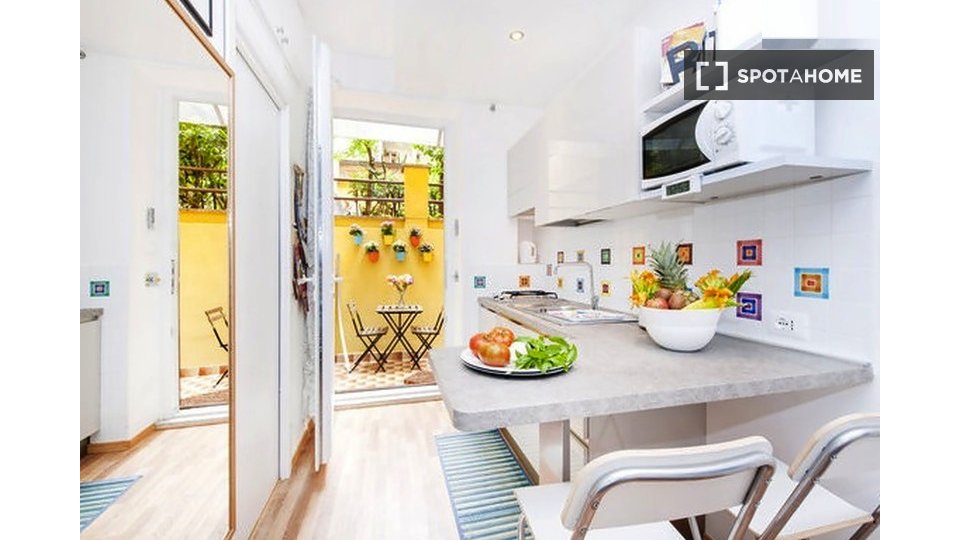 Immagine 16 di Ufficio in affitto  in Via Ariosto a Roma