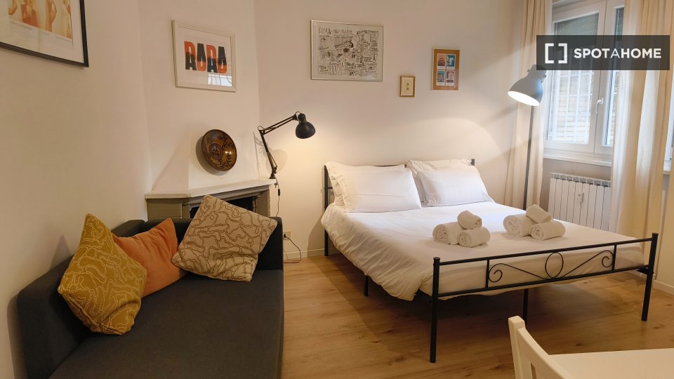 Immagine 4 di Ufficio in affitto  in Via Giovanni De Calvi, 00151 Roma RM, Italy a Roma