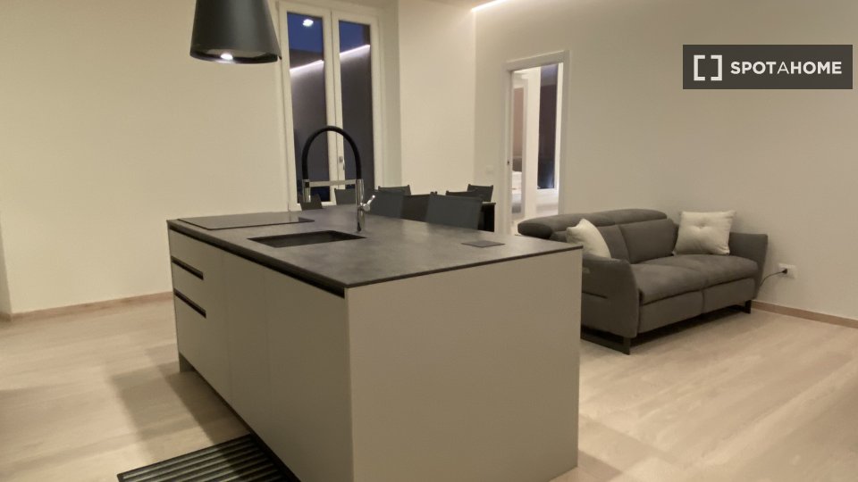 Immagine 2 di Appartamento in affitto  in Via delle Forze Armate a Milano