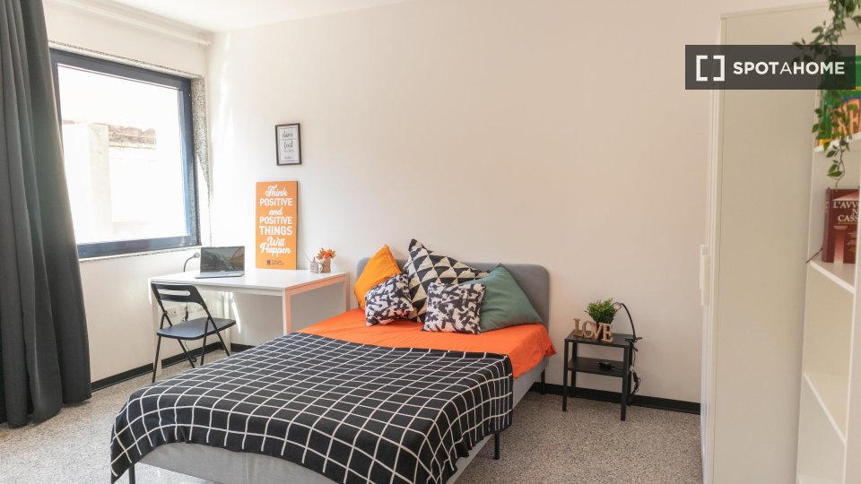 Immagine 2 di Camera condivisa in affitto  in Via Dante a Cagliari