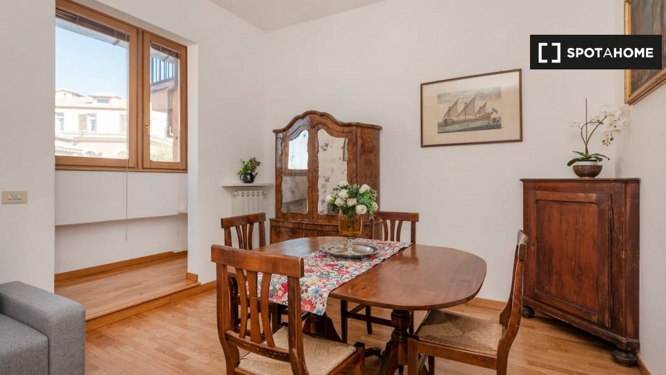 Immagine 6 di Appartamento in affitto  in Via Rasella a Roma