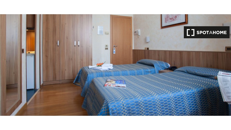 Immagine 3 di Ufficio in affitto  in Via Lepontina a Milano