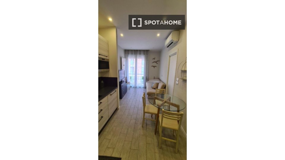 Immagine 1 di Appartamento in affitto  in Via Riva di Reno a Bologna