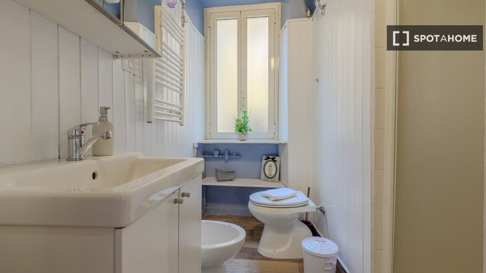 Immagine 6 di Appartamento in affitto  in Via dell'Orso a Roma