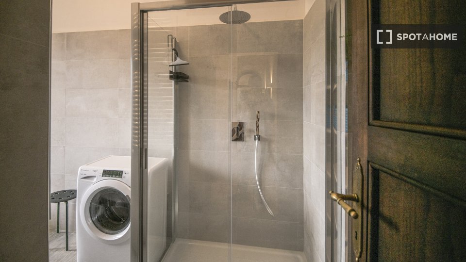 Immagine 5 di Appartamento in affitto  in Via Donatello a Roma