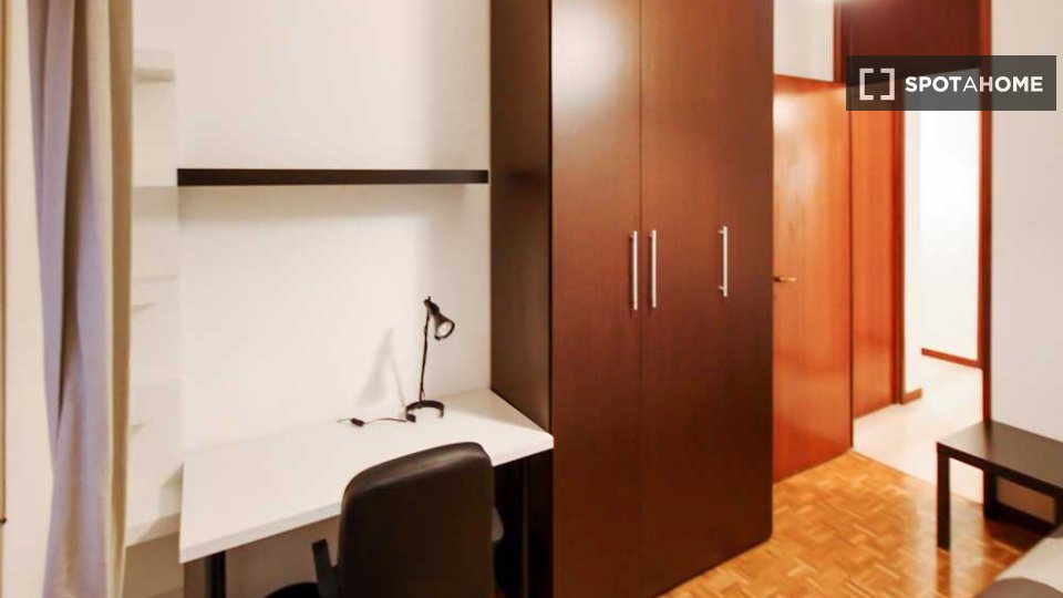 Immagine 14 di Camera condivisa in affitto  in Via Emilio De Marchi a Milano