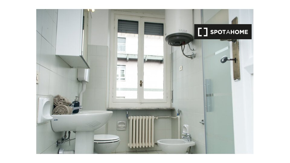 Immagine 5 di Camera condivisa in affitto  in Via Aldo Barbaro a Torino