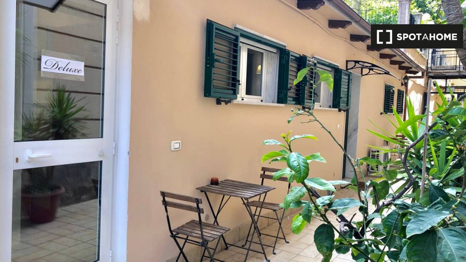 Immagine 13 di Ufficio in affitto  in Via Giuseppe Luigi Passalacqua a Roma