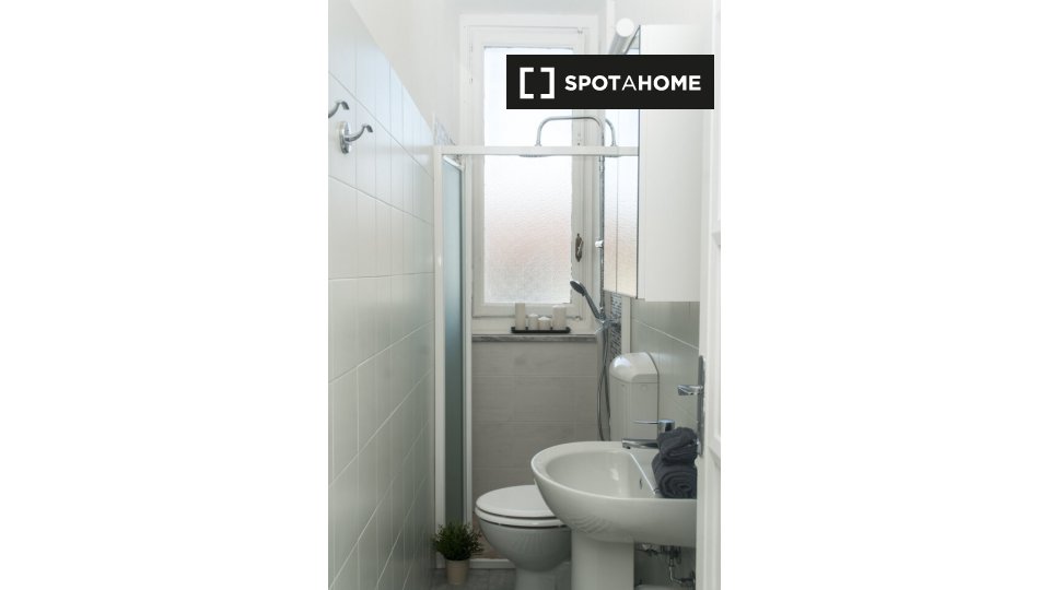 Immagine 7 di Camera condivisa in affitto  in Via Aldo Barbaro a Torino