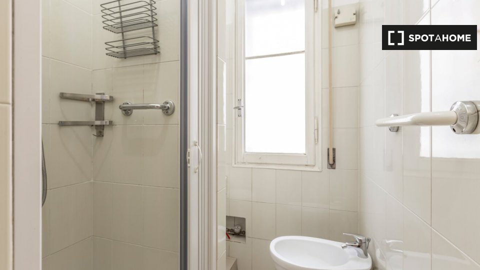 Immagine 16 di Camera condivisa in affitto  in Via Bambaglioli Graziolo a Bologna