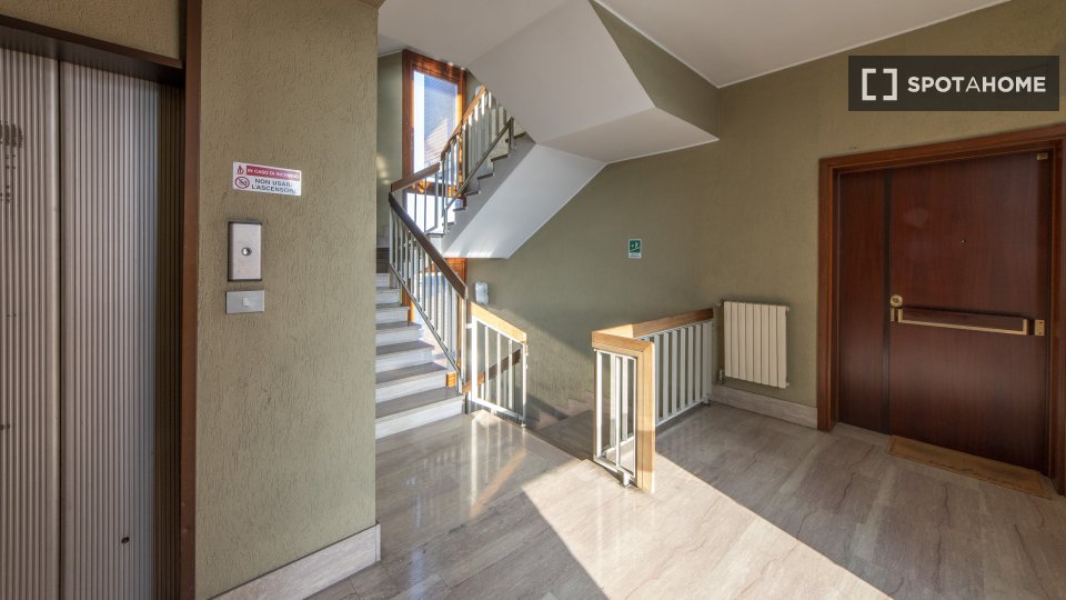 Immagine 14 di Ufficio in affitto  in Viale Angelo Masini a Bologna