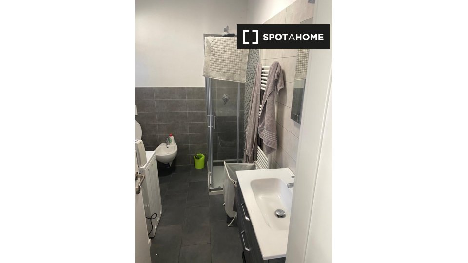 Immagine 5 di Appartamento in affitto  in Via Elio Bernardi a Bologna