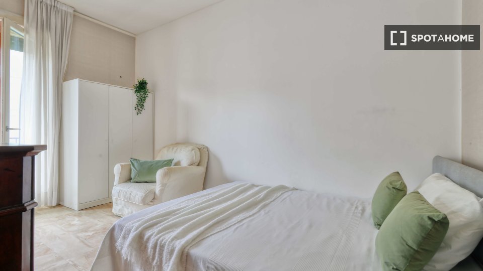 Immagine 5 di Camera condivisa in affitto  in Via Adeodato Ressi a Milano