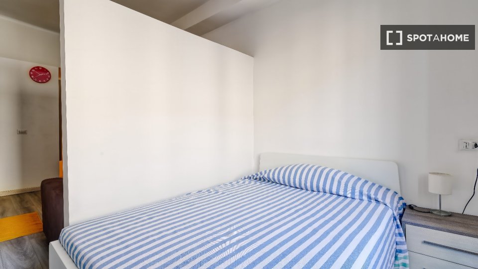 Immagine 7 di Ufficio in affitto  in Via Vigevano a Milano