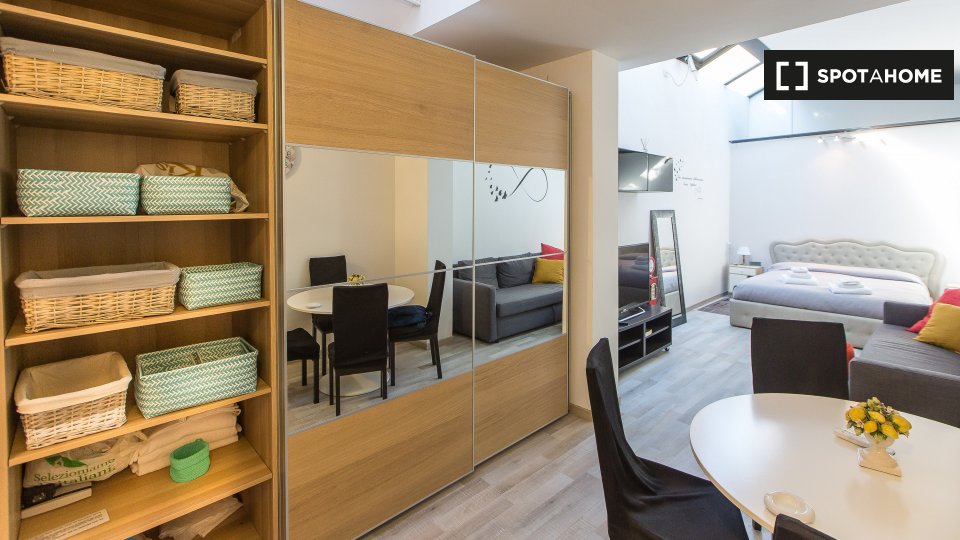 Immagine 19 di Ufficio in affitto  in Via dei Riari, 00165 Roma RM, Italy a Roma