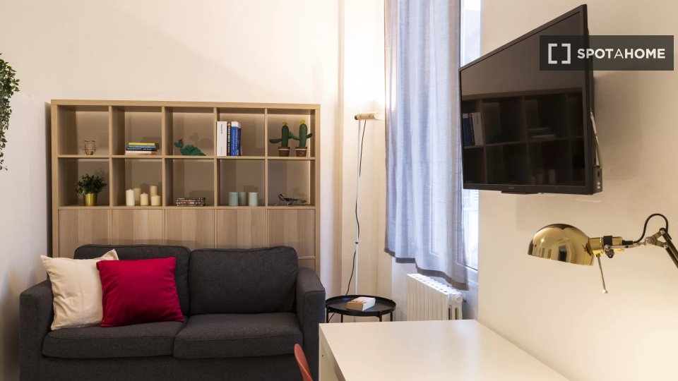 Immagine 11 di Ufficio in affitto  in Viale Coni Zugna a Milano