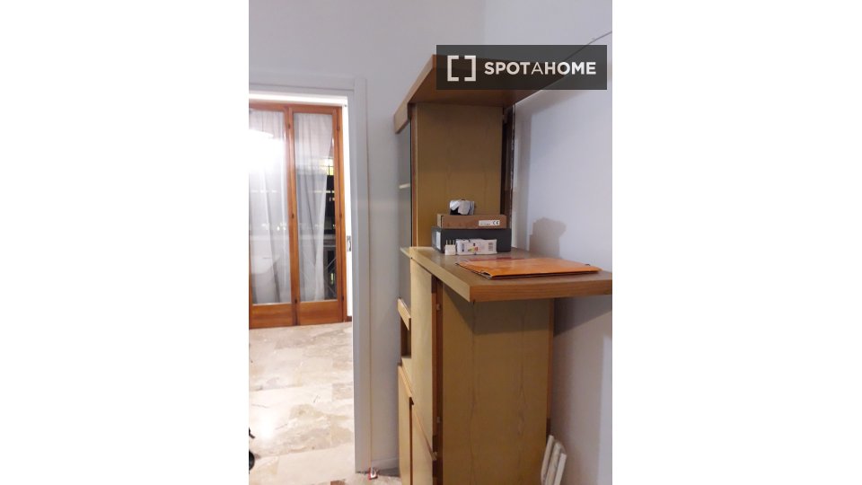 Immagine 13 di Camera condivisa in affitto  in Via Luigi Vestri a Bologna