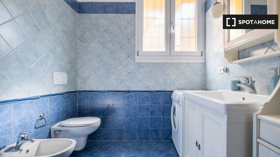 Immagine 12 di Appartamento in affitto  in Viale della Repubblica a Bologna