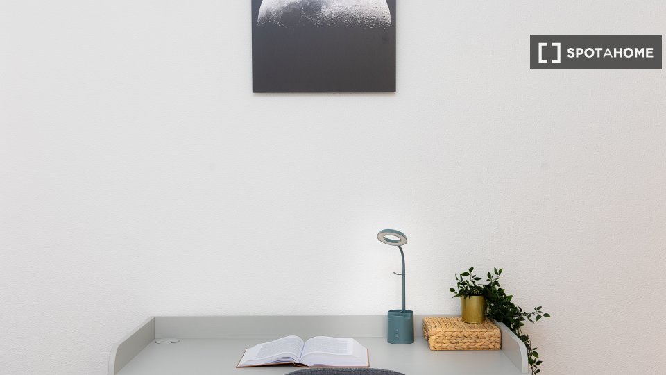 Immagine 13 di Appartamento in affitto  in Via Faleria a Roma